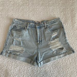 SO High-Rise Vintage Stretch Mom Short Size 13